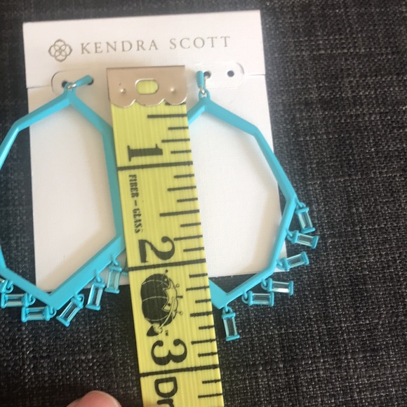 Kendra Scott Earrings. New with tag. Pierced earrings. - Picture 9 of 9